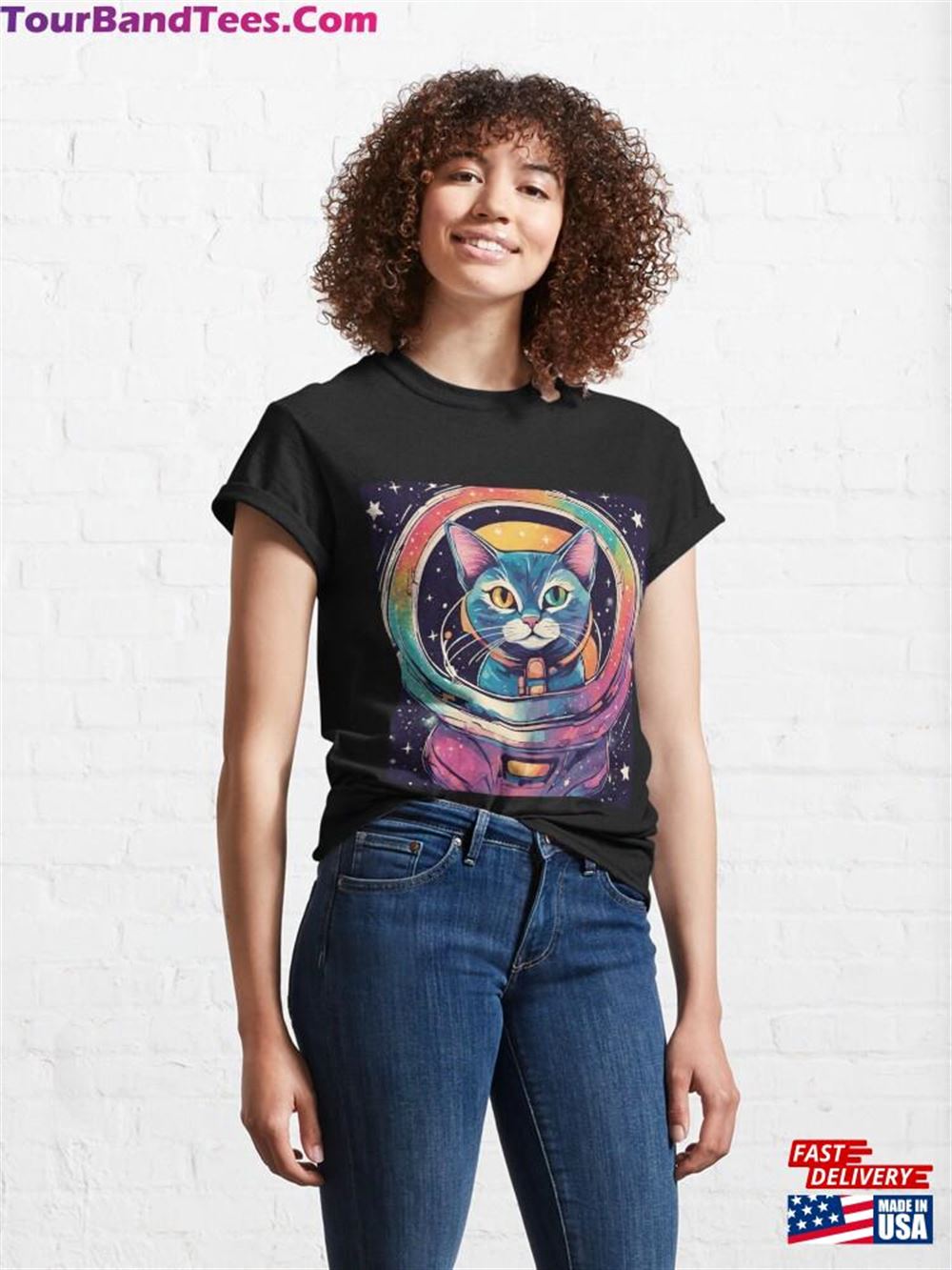 Cute Young Cat Looks At You From The Astronaut Suit Classic T-Shirt Unisex Sweatshirt 29Uf102197 – Utopia Fashion